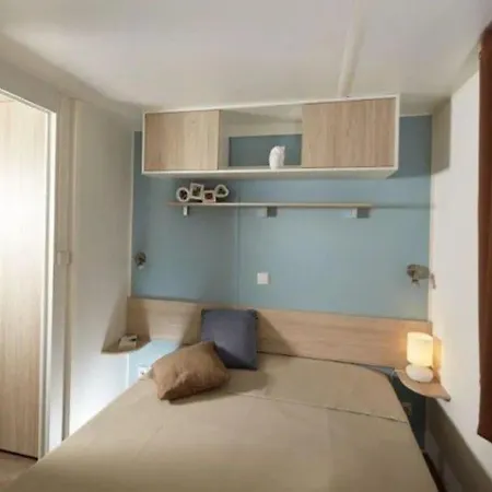 Mobil-home Spacieux Avec Terrasse - 3 - 6 Personnes - Api-1-52-452 Camping Brem-sur-Mer