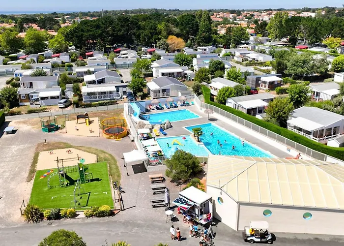 Кемпинг Mobil-home Spacieux Avec Terrasse - 3 - 6 Personnes - Api-1-52-452 *